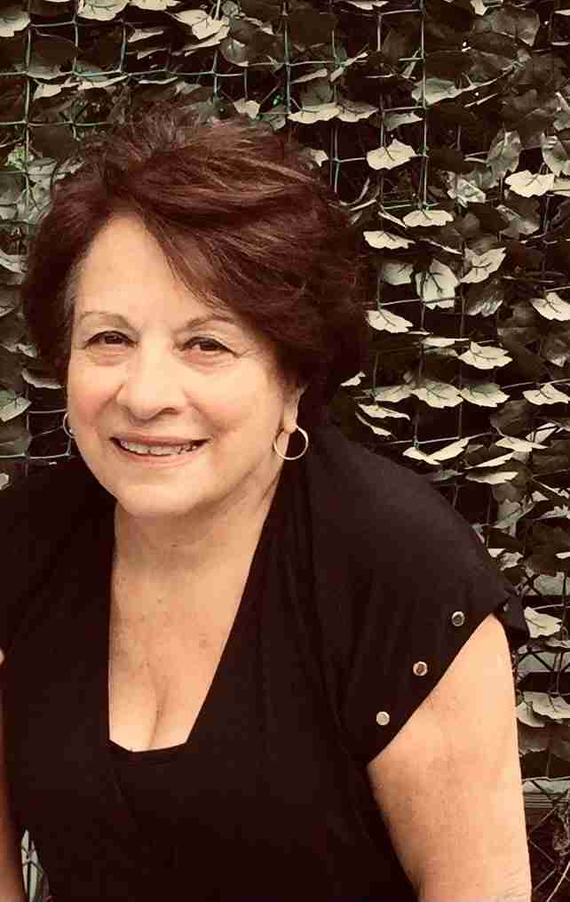 Home Brick & Mirror Beauty Bar